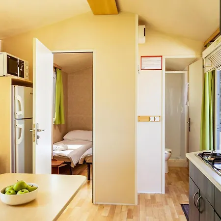 Nice Stacaravan In Pula With House Sea View Пула