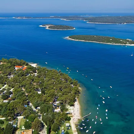 Nice Stacaravan In Pula With House Sea View