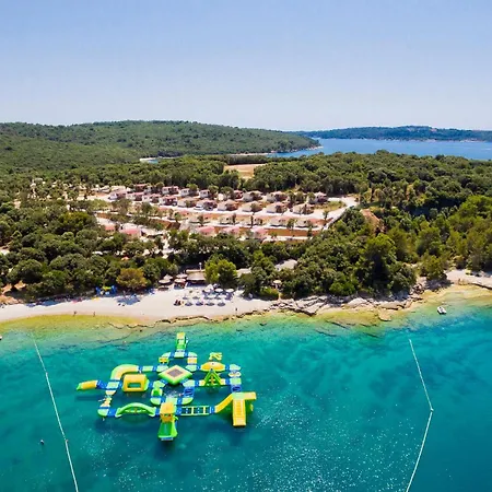 Stunning Stacaravan In With Wifi