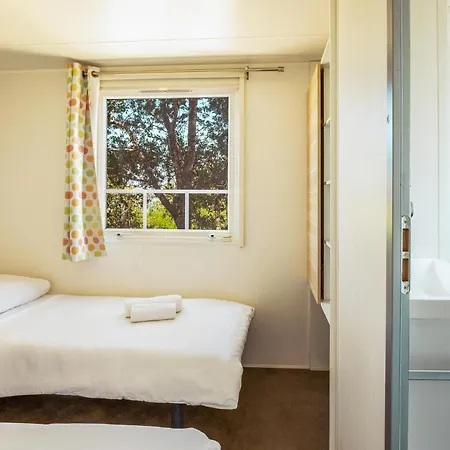 Stunning Stacaravan In With Wifi Camping Pula