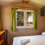 Gorgeous Stacaravan In With House Sea View 2*