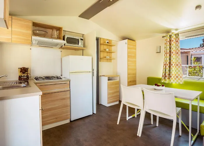 Stunning Stacaravan In With Wifi Πούλα