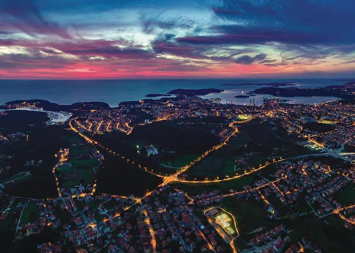 Stunning Stacaravan In With Wifi Κάμπινγκ Πούλα